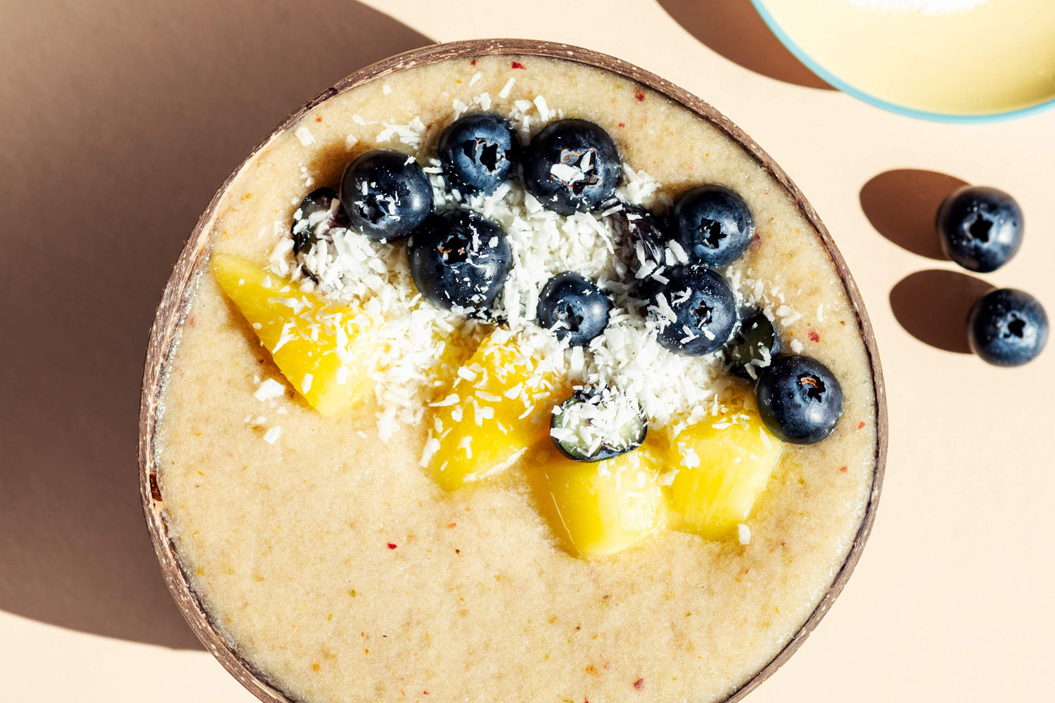 Smoothiebowl med mango, banan och kollagenpulver